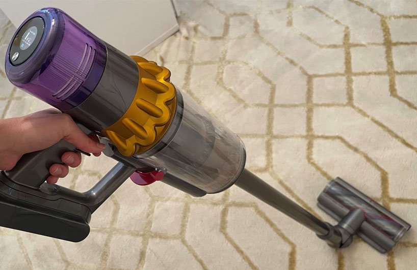 Dyson V15
