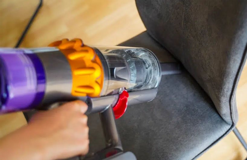 máy hút bụi cầm tay gọn nhẹ
